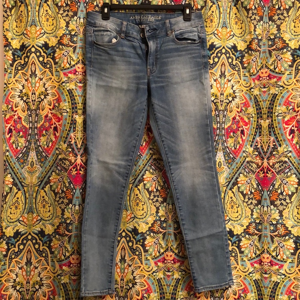 Light wash American Eagle jeans